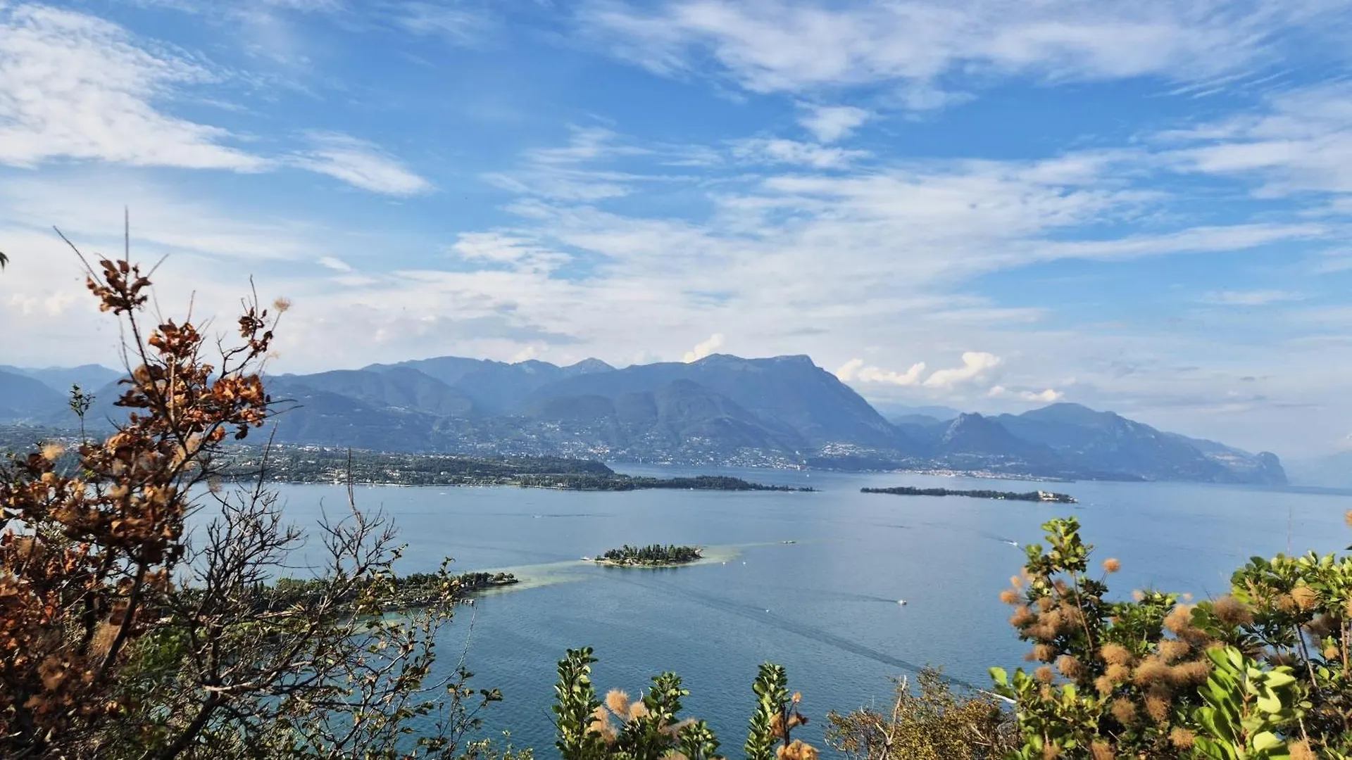 Контакты Garda Lake Attic